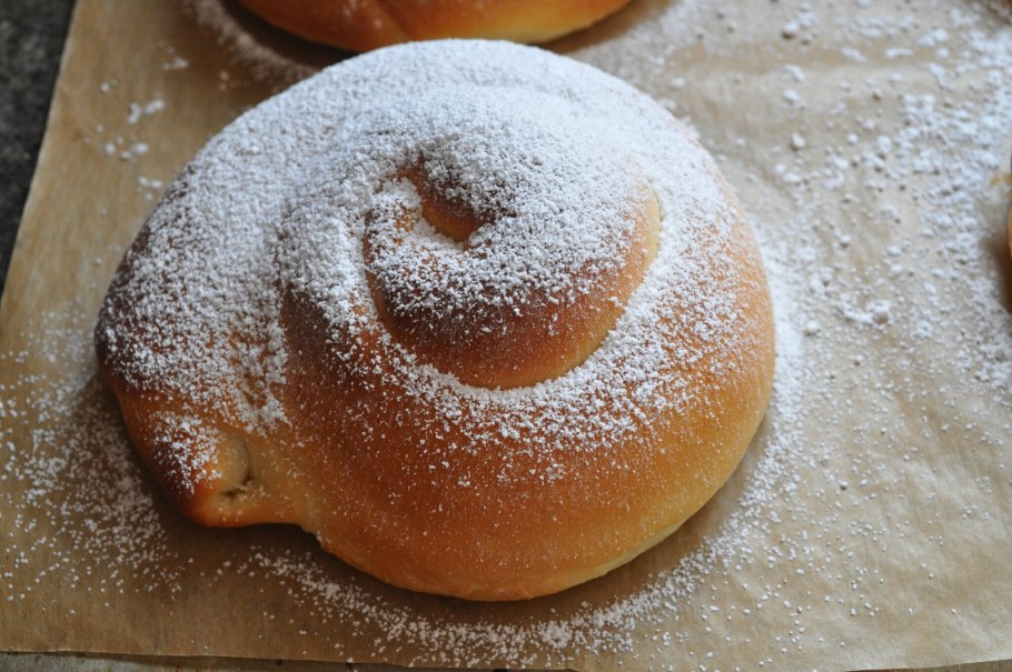 Булочки с пудрой