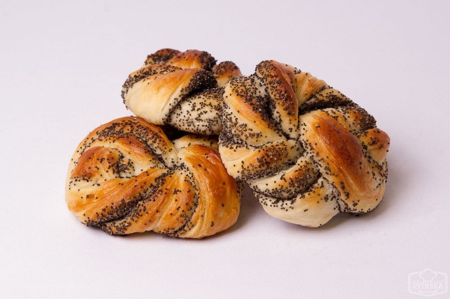 Сдобная выпечка с маком