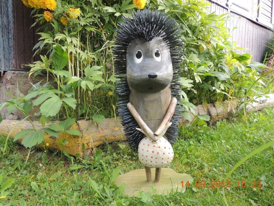 Украшение клумб пластиковыми бутылками