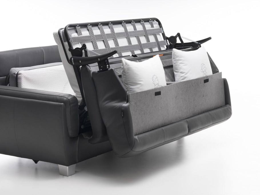 Диван раскладной с подушками