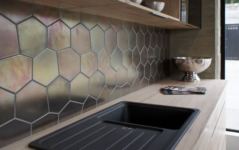 Фартук для кухни ромбиками темные