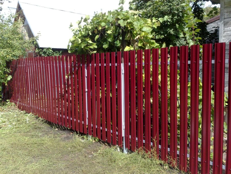 Железный забор