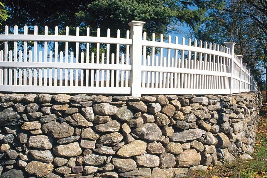 Ограждение из камня