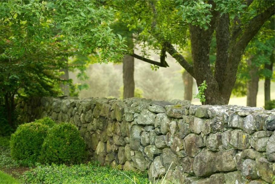 Каменные изгороди на полях в Англии