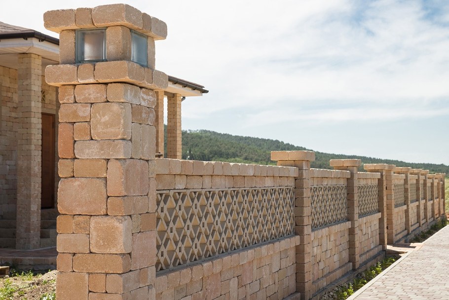 Каменный забор патио Симферополь