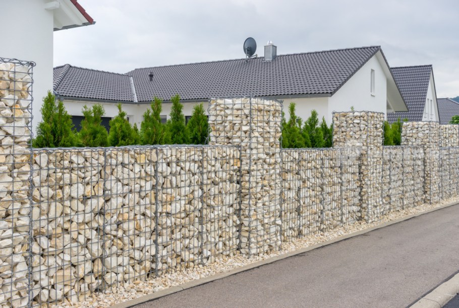 Забор из бутового камня