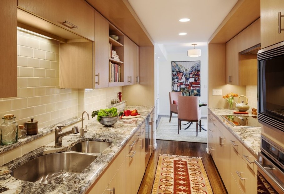 Красивые кухни в теплых тонах