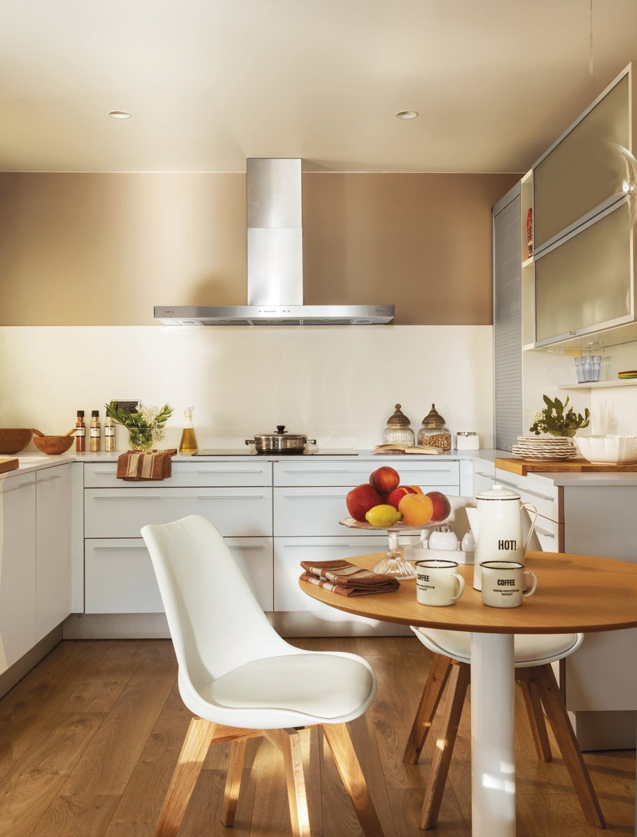 Кухня в теплых тонах