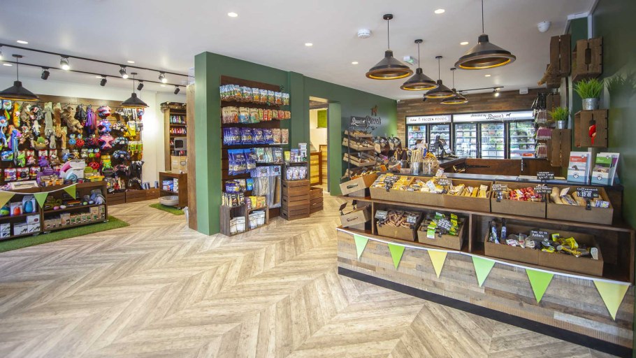 Декор для зоомагазина