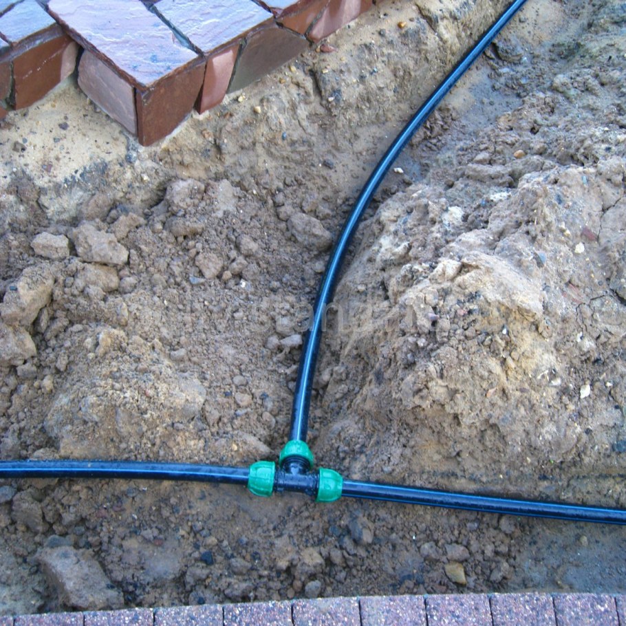 Водопровод для полива на даче