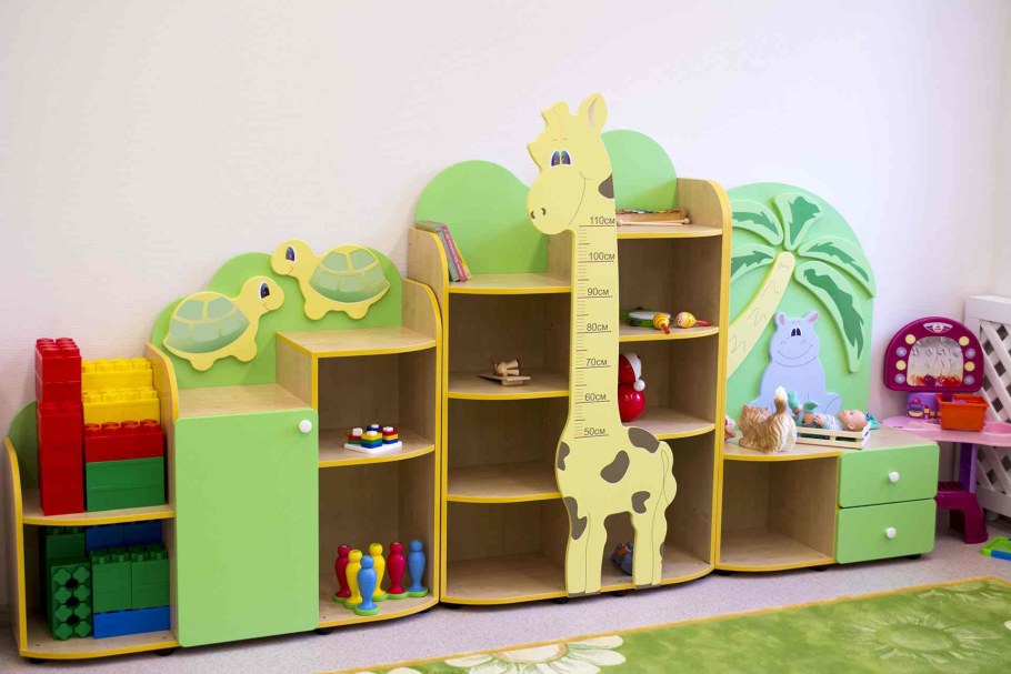 Шкаф угловой для детского сада
