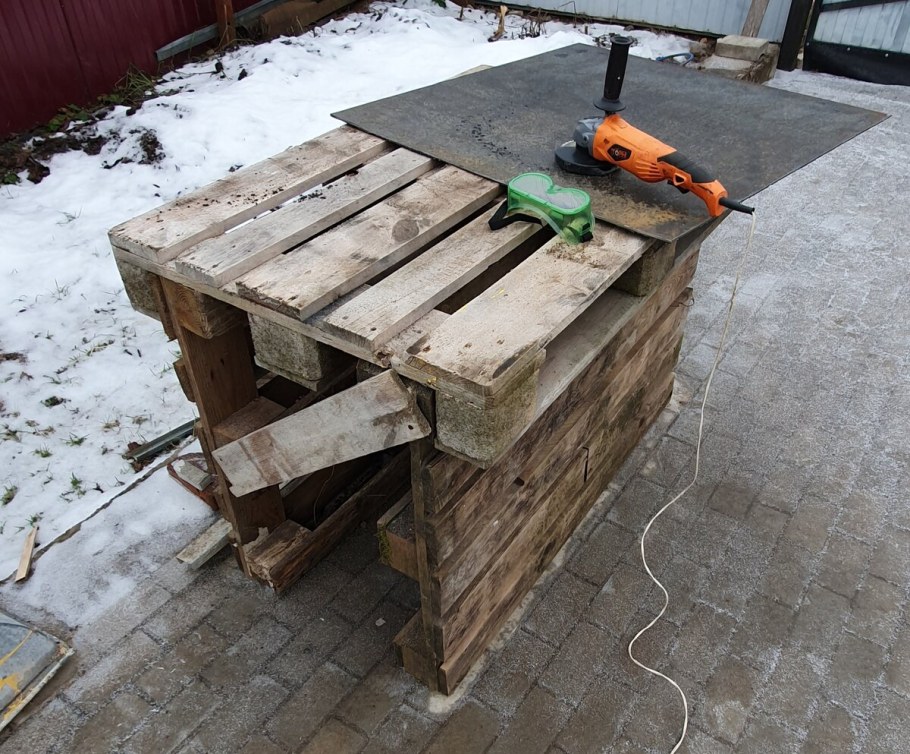 Столярный верстак в гараж