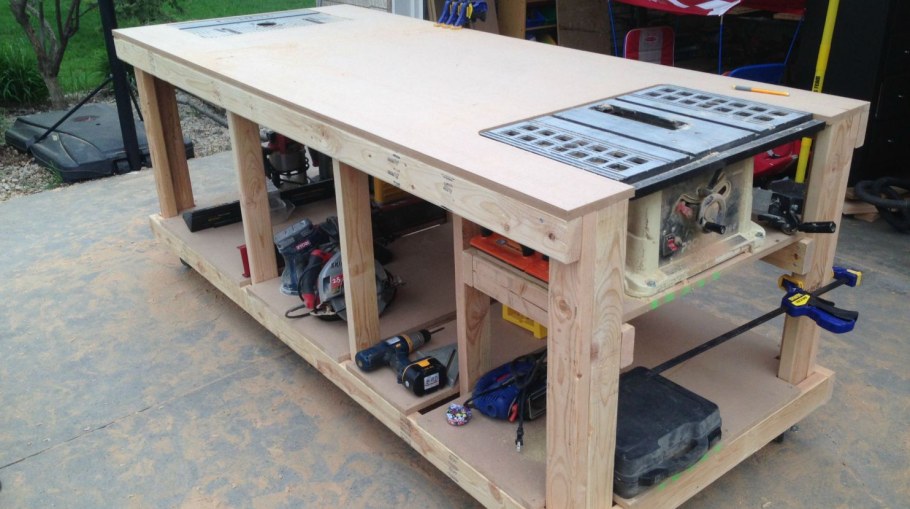 Верстак в сарае