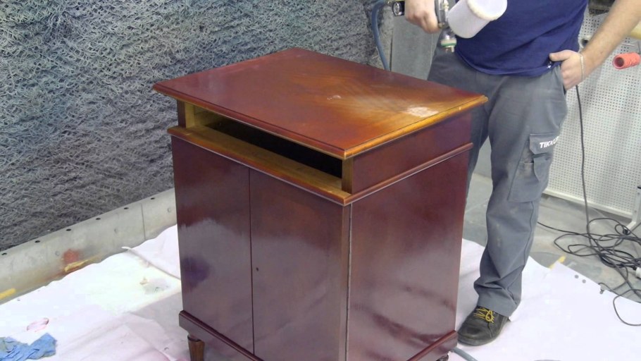 Окраска старой мебели