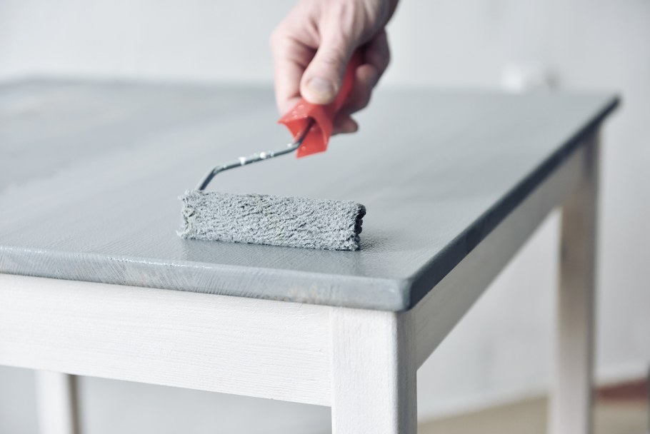 Краска для мебели из дерева