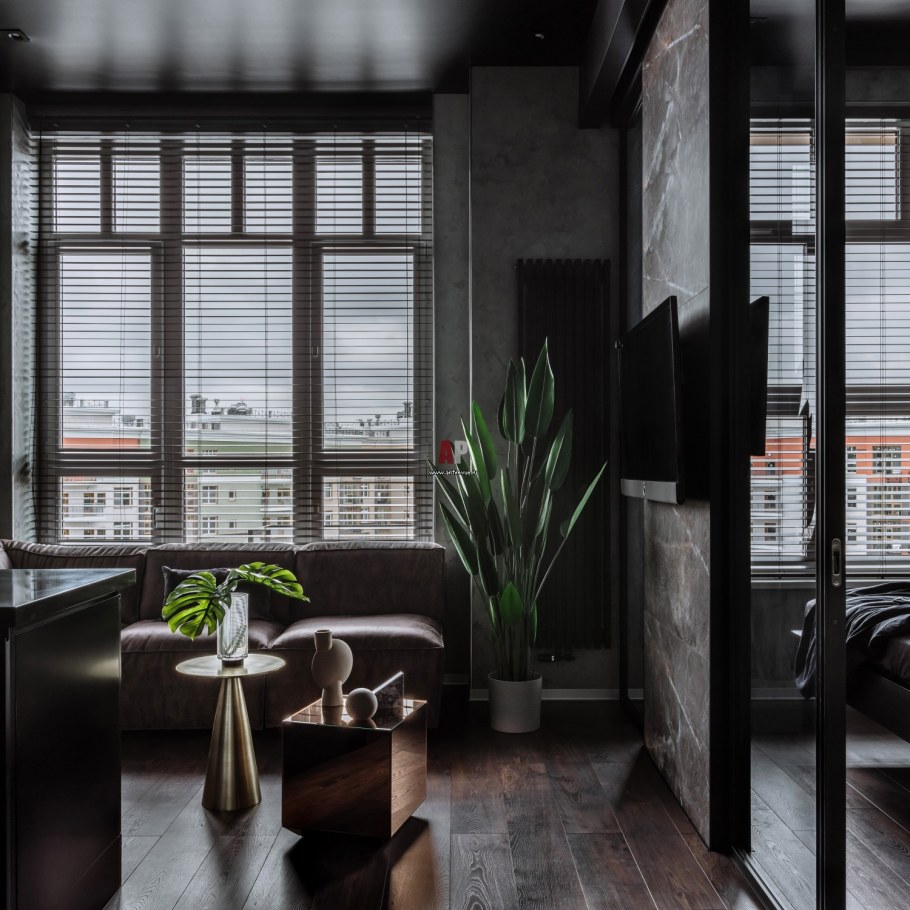 Интерьер балкона в темных тонах