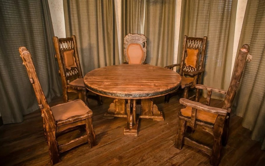 Мебель под старину из дерева