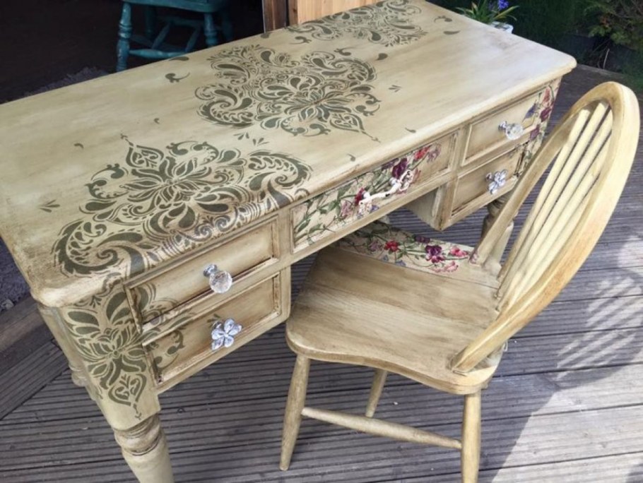 Декор деревянного стола
