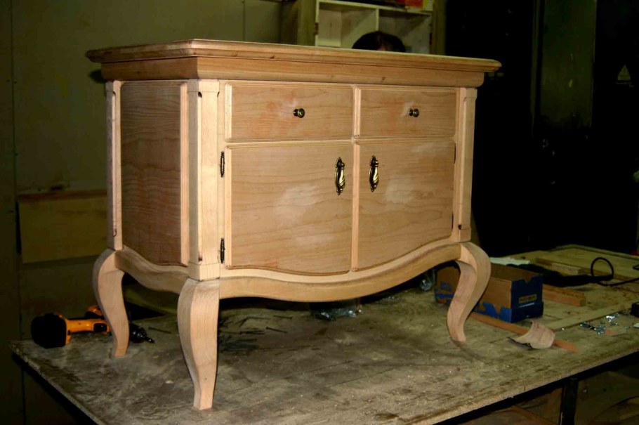 Реставрируем деревянную мебель