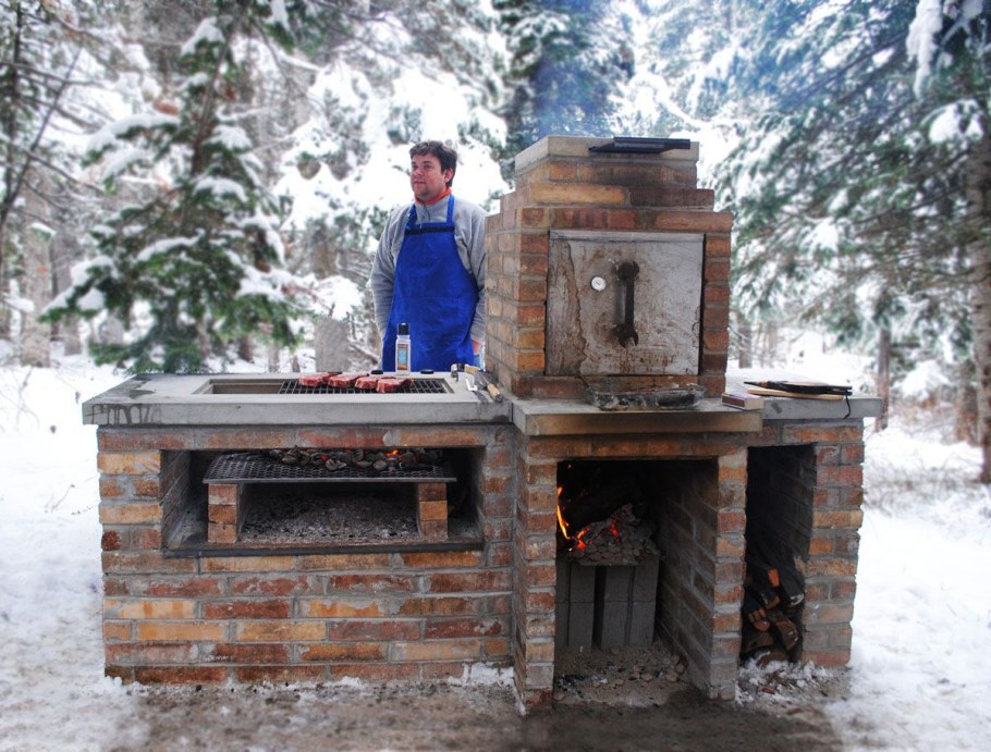 Печь барбекю из кирпича