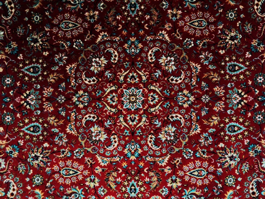 Шерстяной ковер