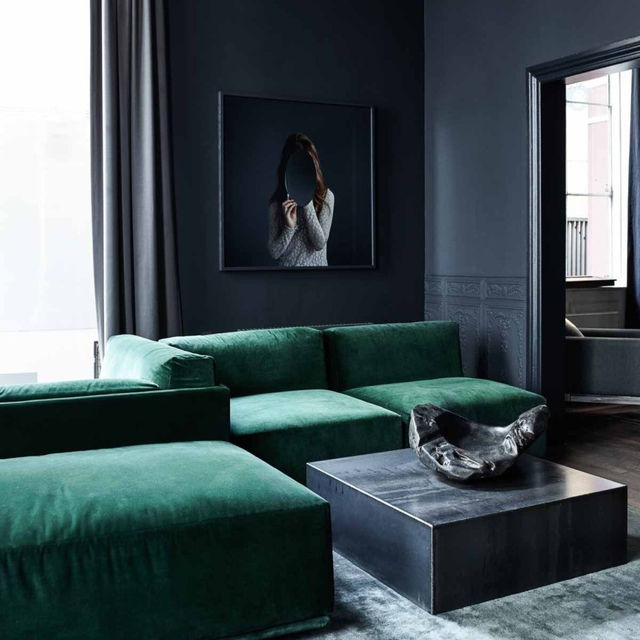 Диван в скандинавском интерьере