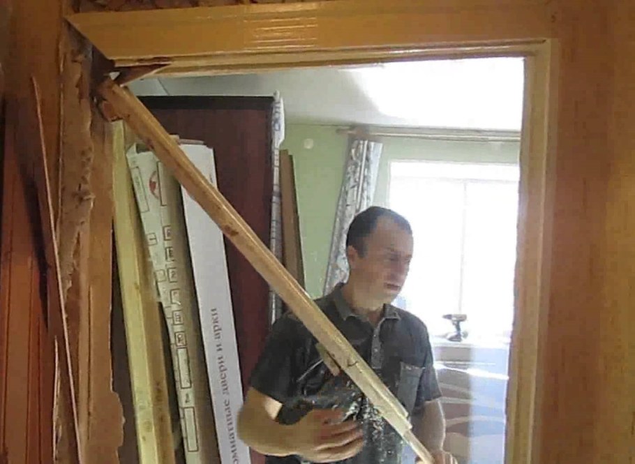 Демонтаж межкомнатных дверей