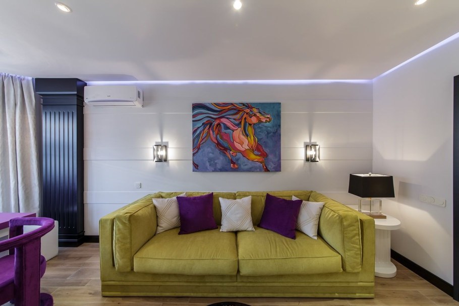 Освещение над диваном в гостиной