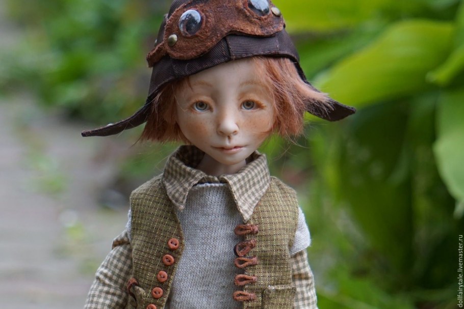 Кукла пилот в шлеме