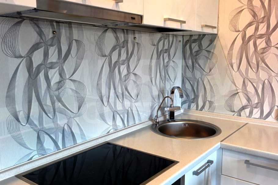 Прозрачный фартук для кухни