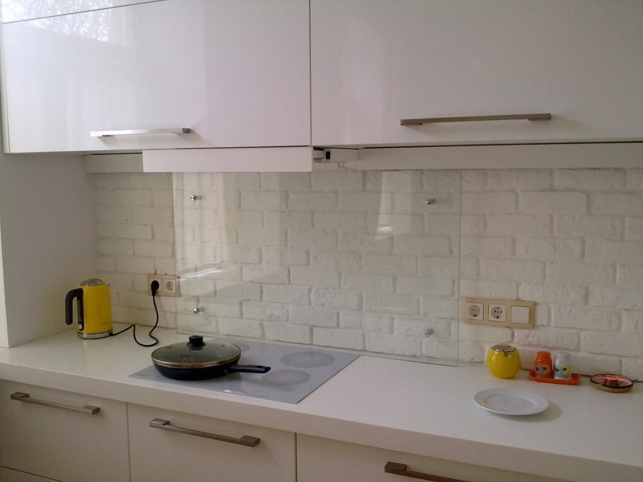 Стеновая панель кирпичики для кухни