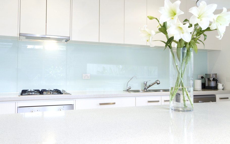 Стеклянный кухонный фартук