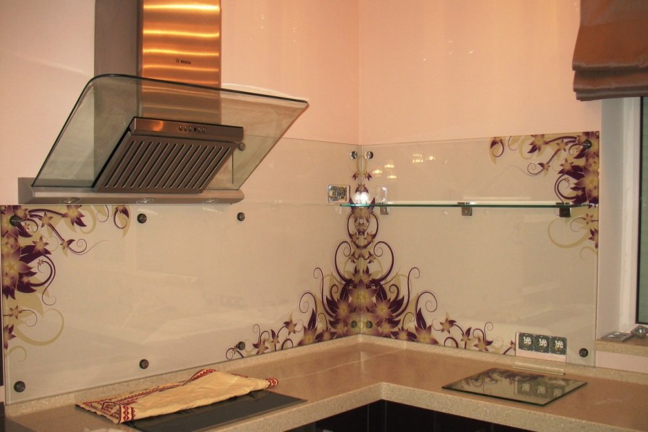 Стеклянное панно на кухню