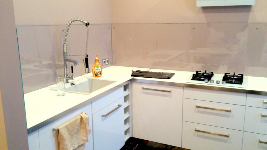 Стеклянный фартук прозрачный