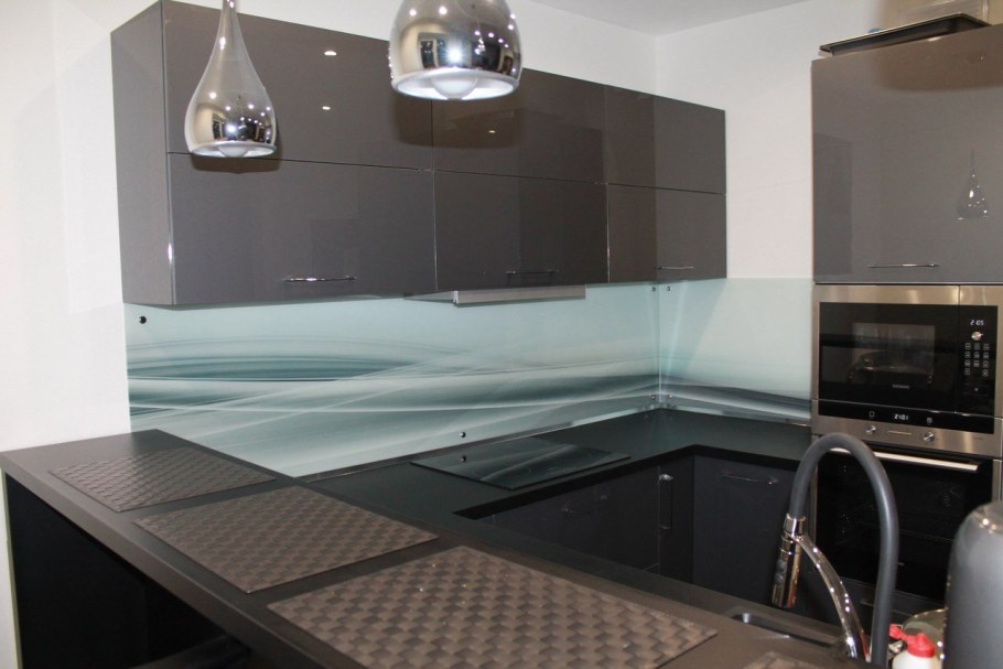 Стекло на фартук для кухни