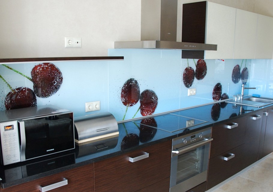 Стеклянный фартук для кухни