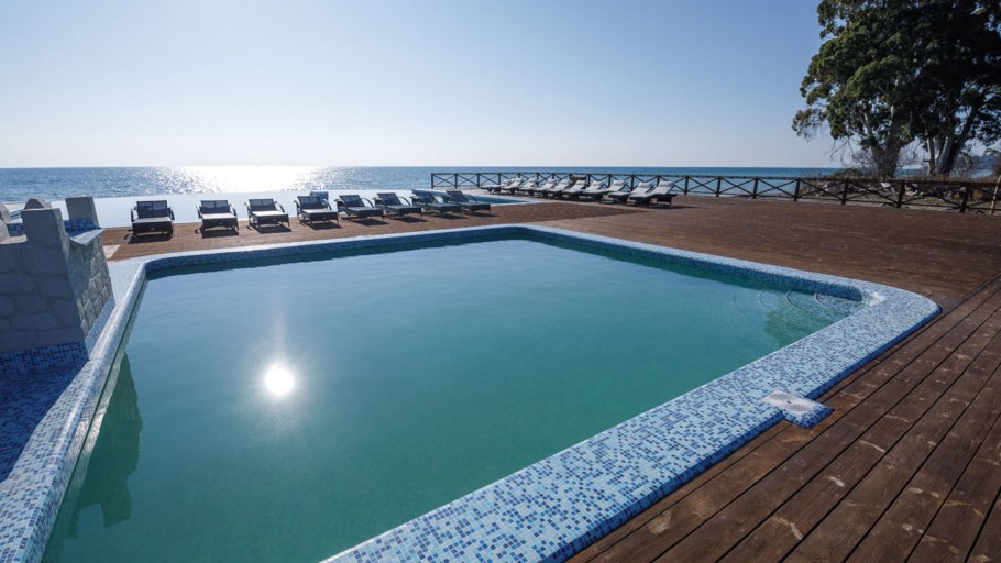 Отель море Вардане