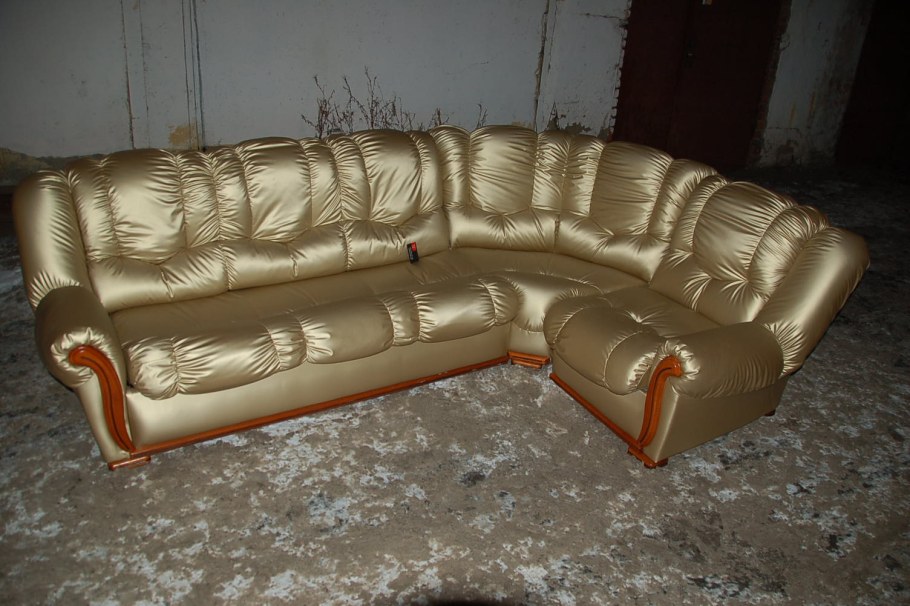 Обшивка дивана