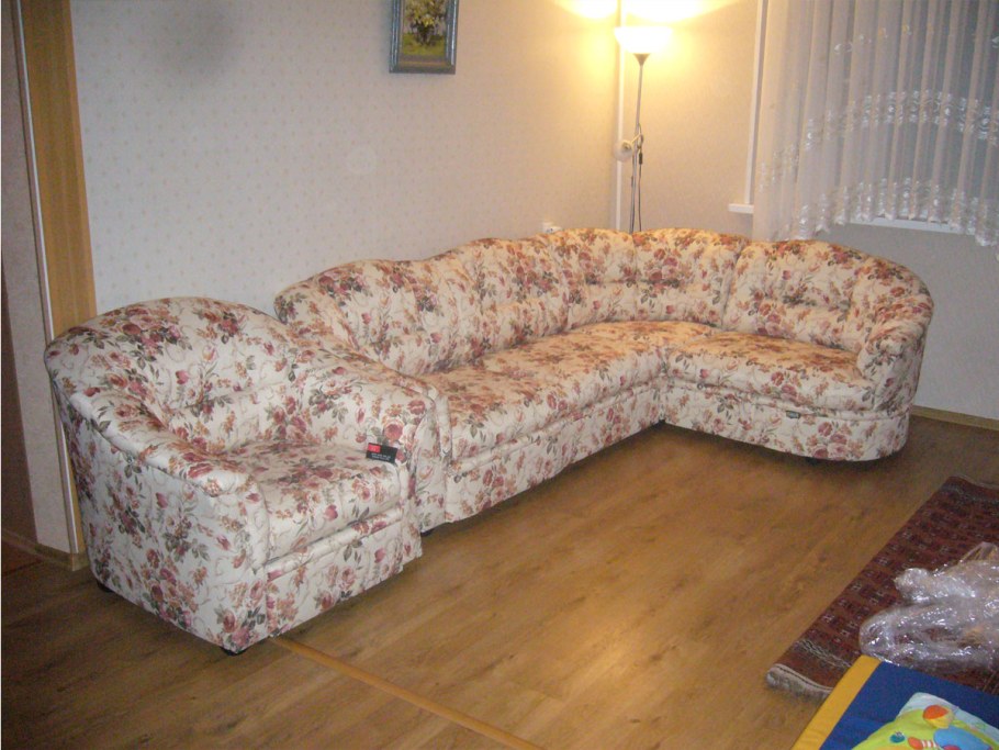 Обшивка углового дивана