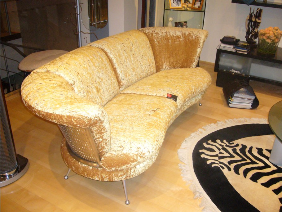 Обшить диван ,цвета