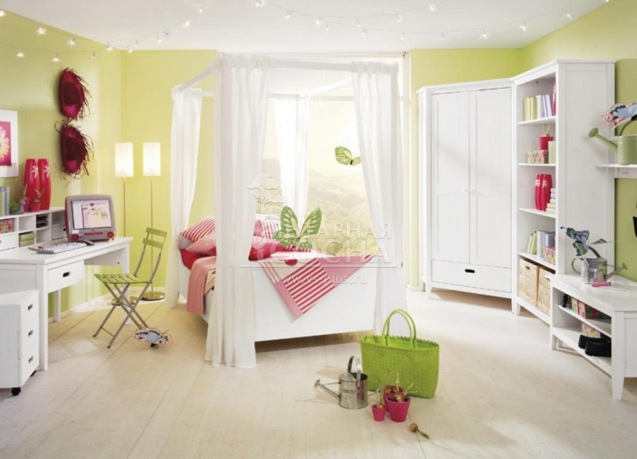 Детская комната в светлых тонах