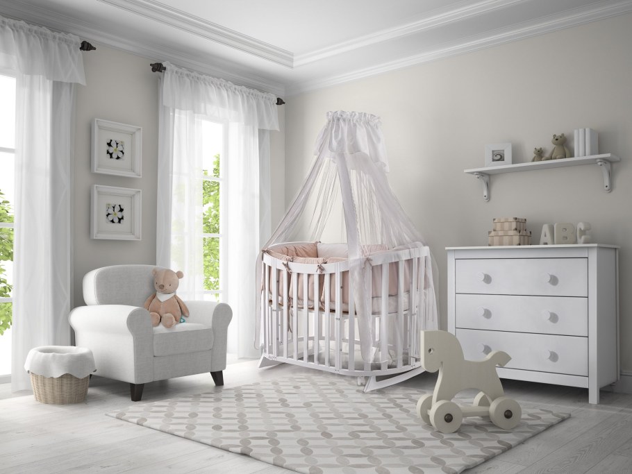 Белая комната для девочки