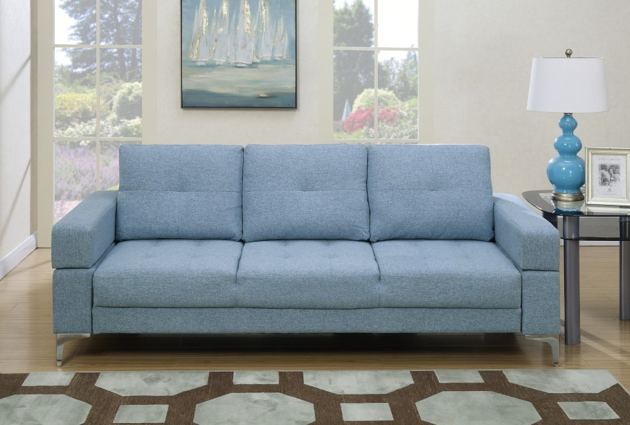 Нежно голубой диван