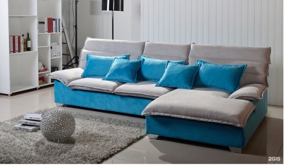 Серо голубой диван