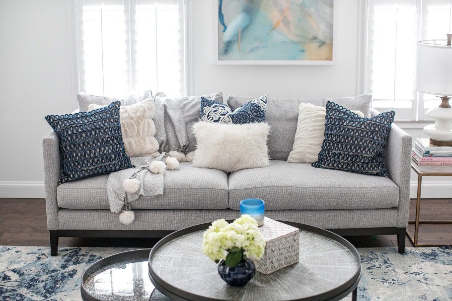 Сине серый диван