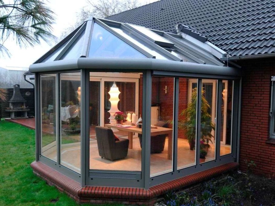 Стеклянная беседка