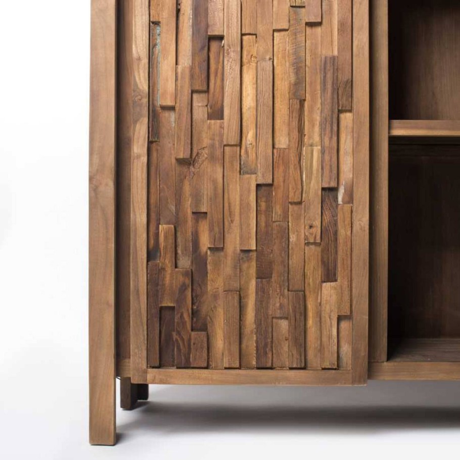 Шкаф деревянный современный