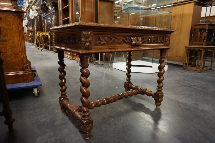 Шкаф 17 века