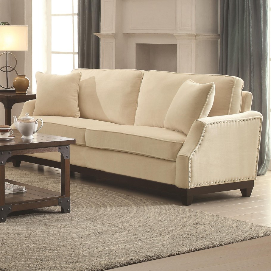 Бежевый диван