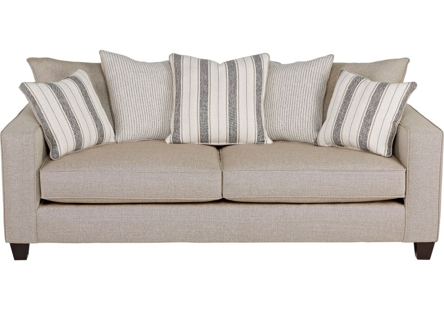 Диван классический светлый бежевый